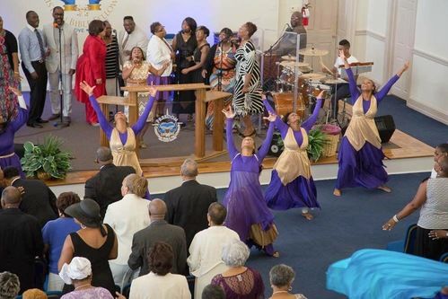 File:FreedomChristianBibleFellowship.jpeg